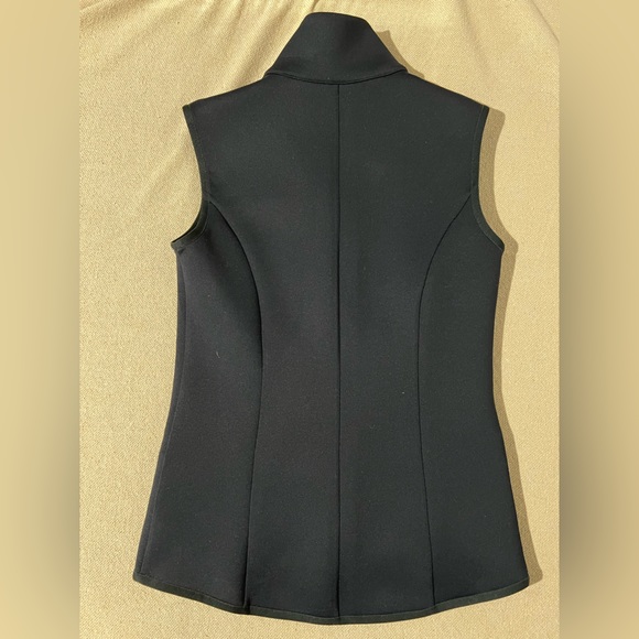 Under Armour women’s vest - Picture 2 of 3